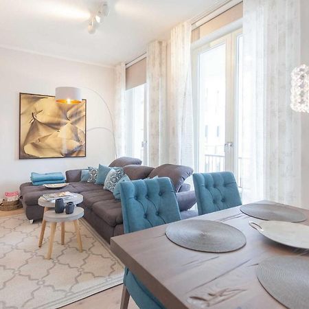 First White Pearl Apartment Sellin  Exterior photo