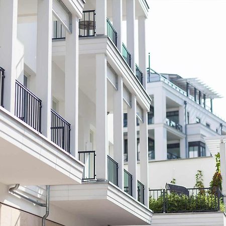 First White Pearl Apartment Sellin  Exterior photo