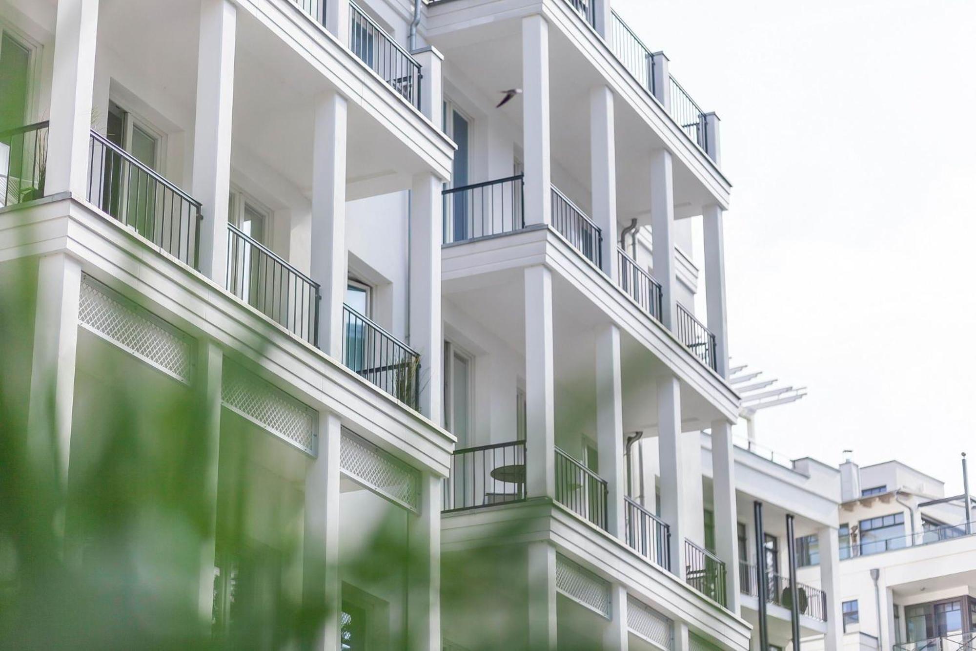First White Pearl Apartment Sellin  Exterior photo