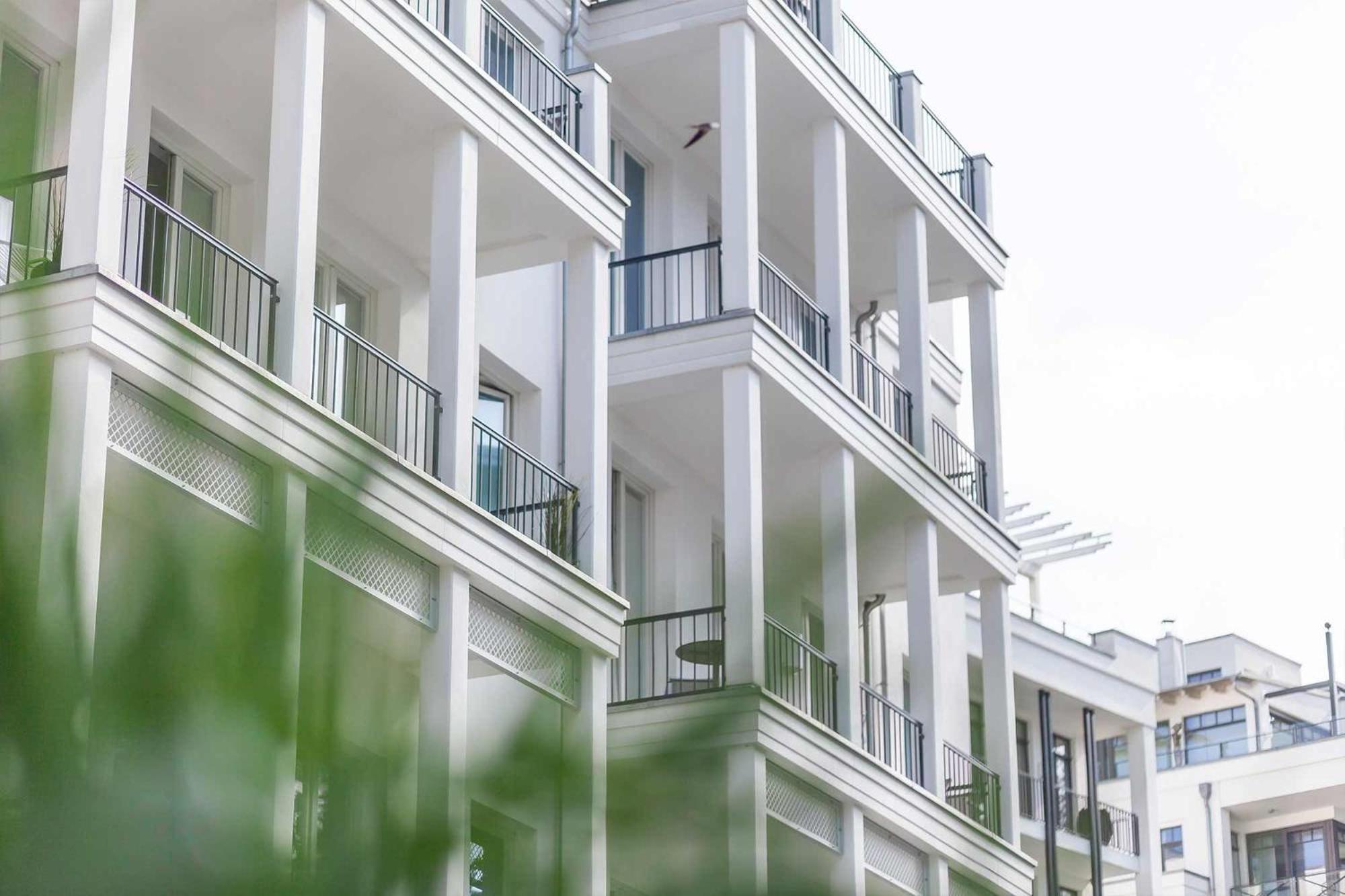 First White Pearl Apartment Sellin  Exterior photo